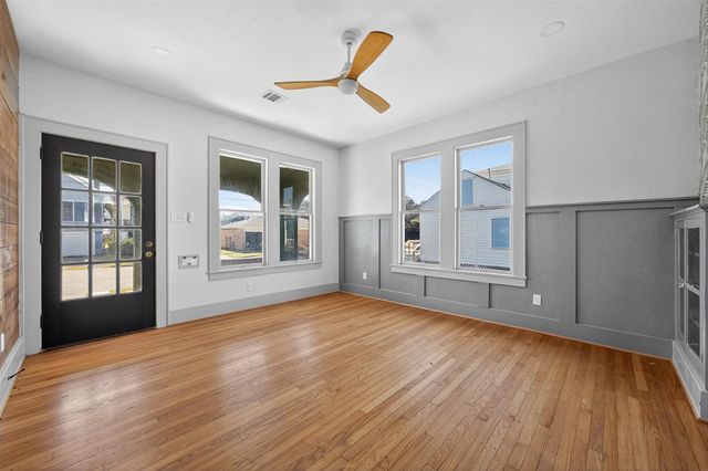 3616 Avenue L, Galveston, TX 77550