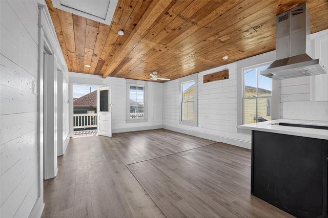 3616 Avenue L, Galveston, TX 77550