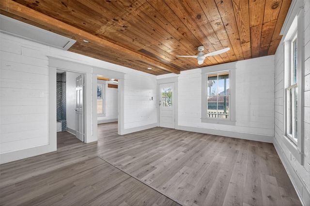 3616 Avenue L, Galveston, TX 77550