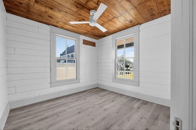 3616 Avenue L, Galveston, TX 77550