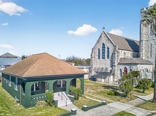 3616 Avenue L, Galveston, TX 77550