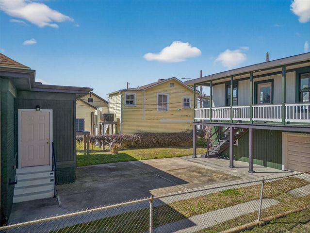 3616 Avenue L, Galveston, TX 77550