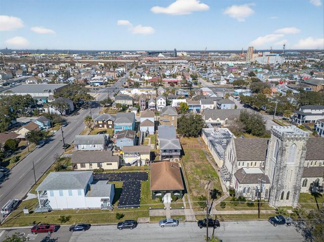 3616 Avenue L, Galveston, TX 77550