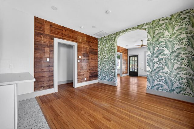 3616 Avenue L, Galveston, TX 77550