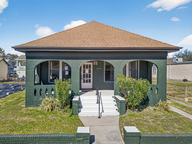 3616 Avenue L, Galveston, TX 77550