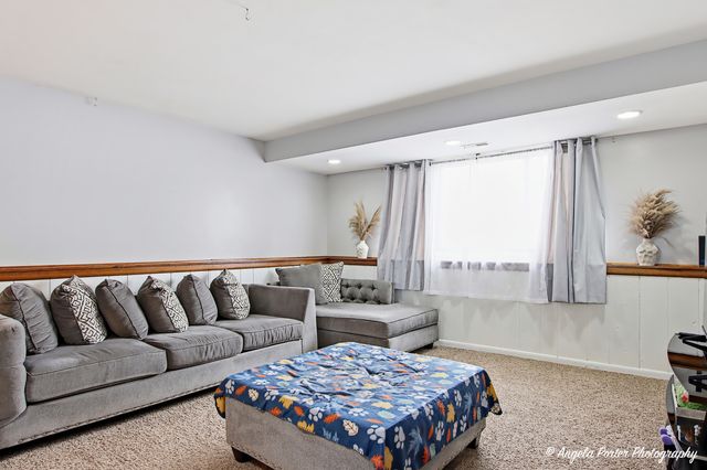 1920 Island Court, Woodstock, IL 60098