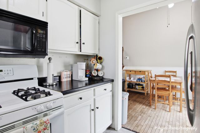 1920 Island Court, Woodstock, IL 60098