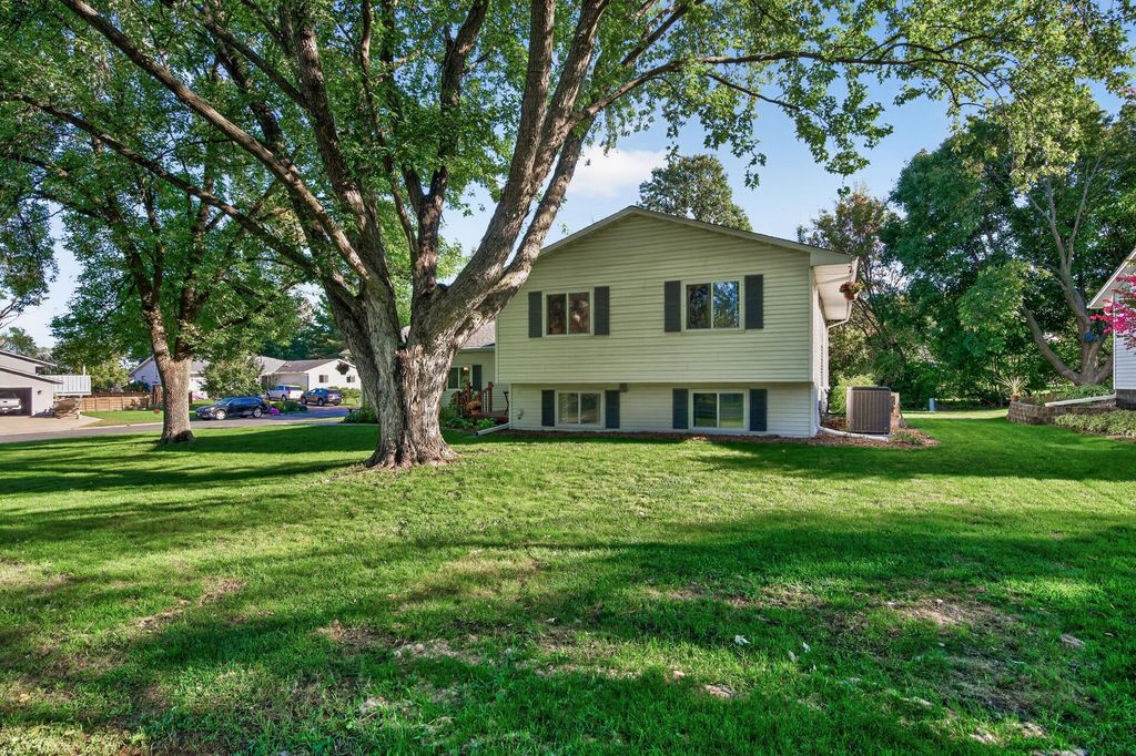 4270 Victoria Street N, Shoreview, MN 55126 — photo 2
