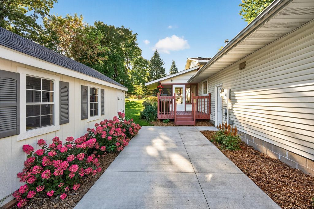 4270 Victoria Street N, Shoreview, MN 55126 — photo 4