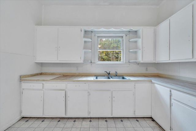 6973 Henry RD, Henry, VA 24102