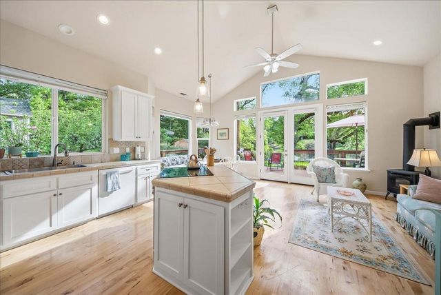 709 Cole Rd, Meadow Vista, CA 95722