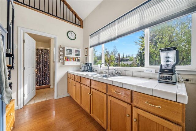 709 Cole Rd, Meadow Vista, CA 95722