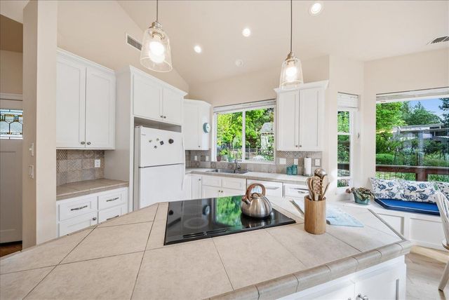 709 Cole Rd, Meadow Vista, CA 95722