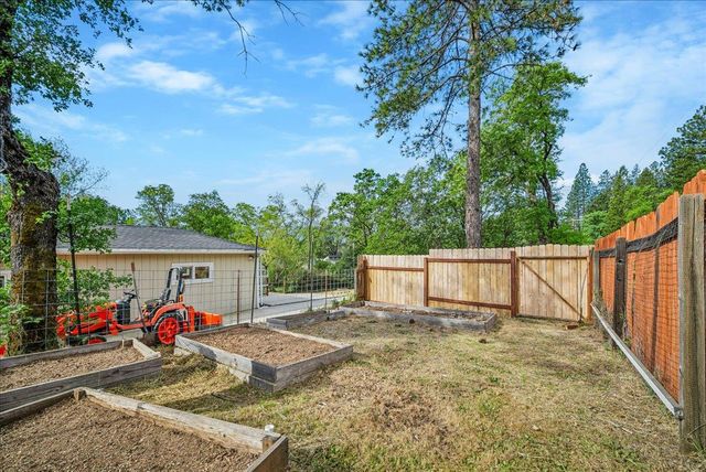 709 Cole Rd, Meadow Vista, CA 95722