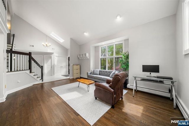 15 Clinton Street, Norwood, NJ 07648