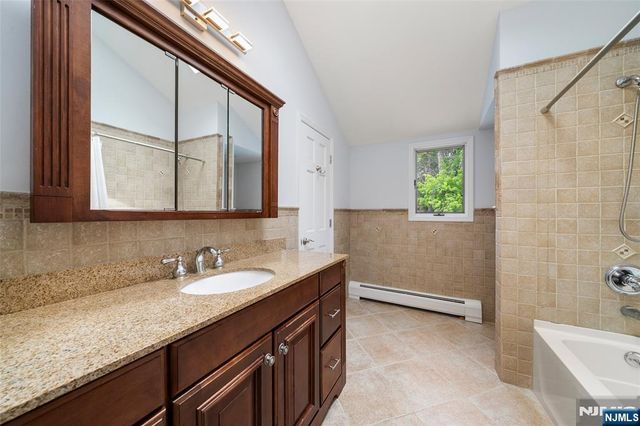 15 Clinton Street, Norwood, NJ 07648