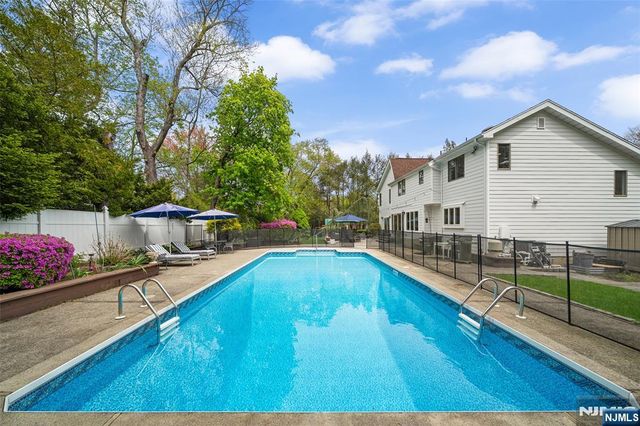 15 Clinton Street, Norwood, NJ 07648