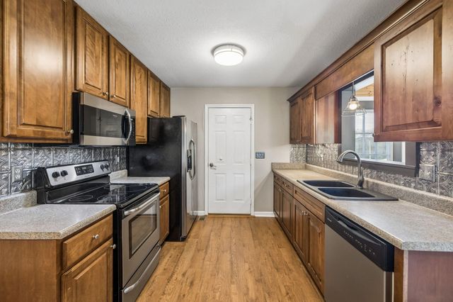 14 Spring Water Drive, Ringgold, GA 30736