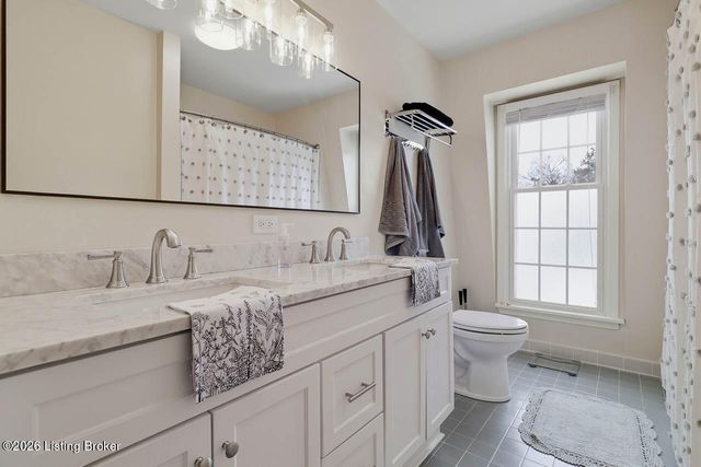 521 Zorn Ave F4, Louisville, KY 40206