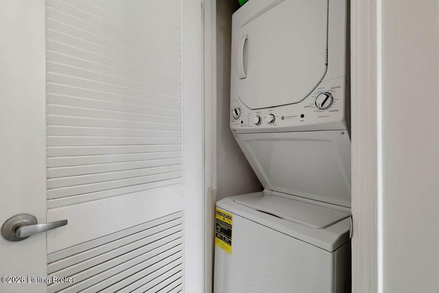 521 Zorn Ave F4, Louisville, KY 40206