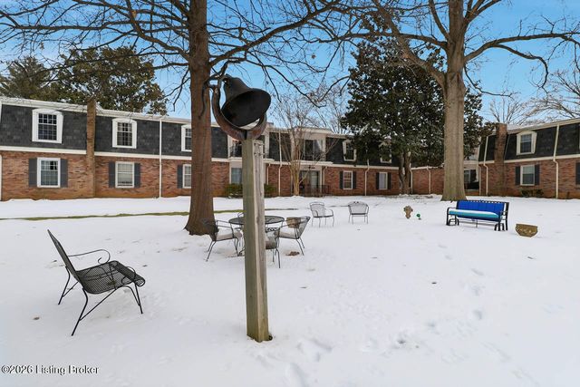 521 Zorn Ave F4, Louisville, KY 40206