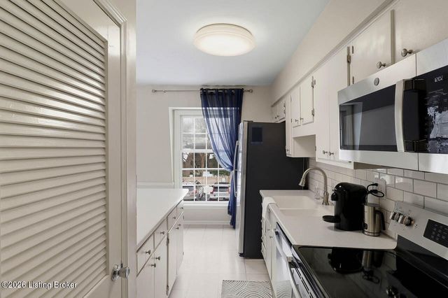 521 Zorn Ave F4, Louisville, KY 40206