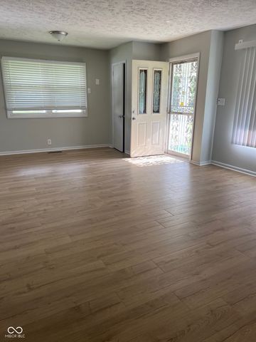 2901 Sangster Avenue, Indianapolis, IN 46218