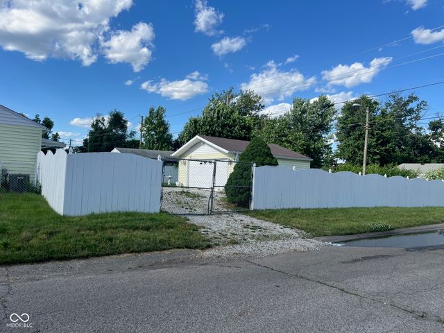 2901 Sangster Avenue, Indianapolis, IN 46218