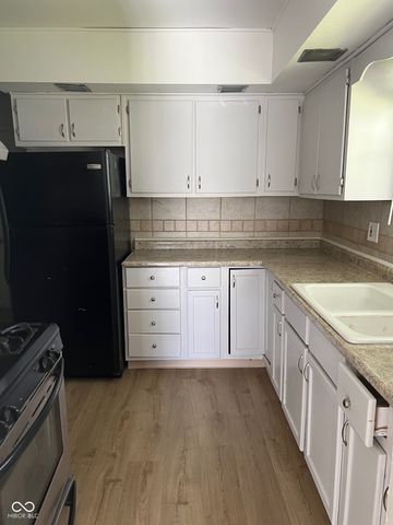 2901 Sangster Avenue, Indianapolis, IN 46218