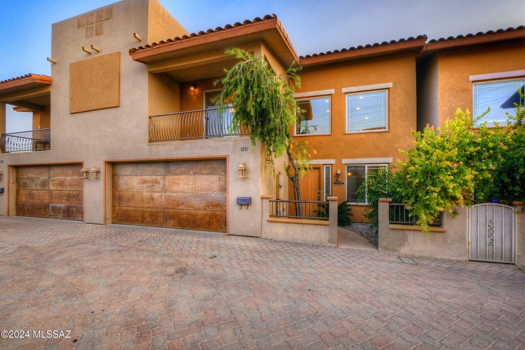 80 S Placita Colonia Solana, Tucson, AZ 85716