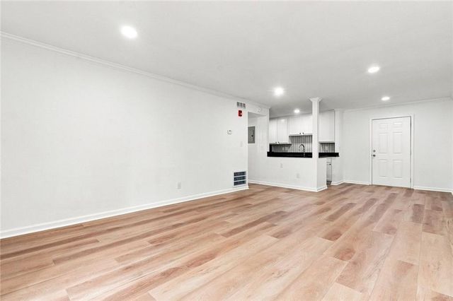 5095 Roswell Road 209, Sandy Springs, GA 30342
