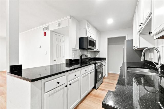 5095 Roswell Road 209, Sandy Springs, GA 30342