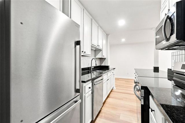 5095 Roswell Road 209, Sandy Springs, GA 30342