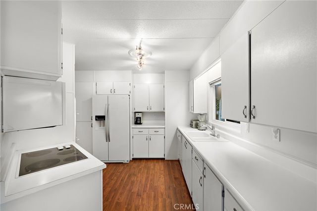 24001 Muirlands Boulevard 122, Lake Forest, CA 92630
