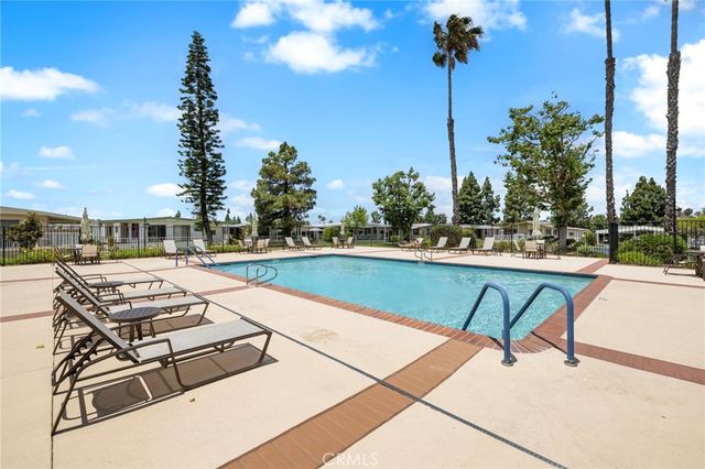 24001 Muirlands Boulevard 122, Lake Forest, CA 92630
