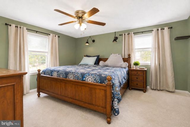 998 E MAPLE ST, Palmyra, PA 17078