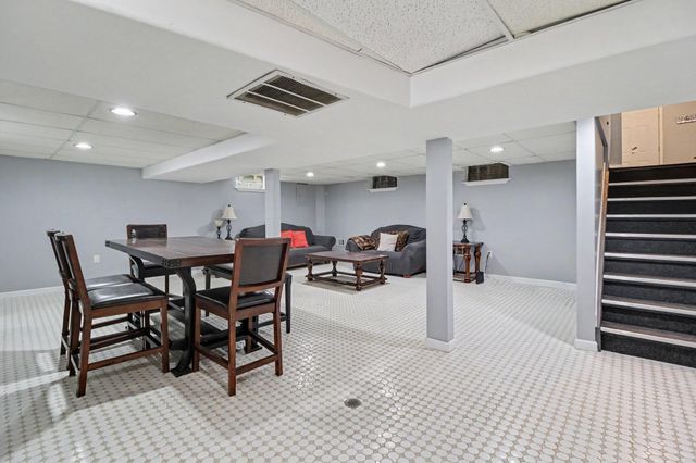 5321 Bedford Street, Dearborn Heights, MI 48125