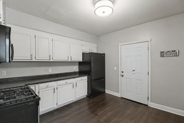 5321 Bedford Street, Dearborn Heights, MI 48125