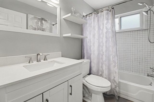 5321 Bedford Street, Dearborn Heights, MI 48125