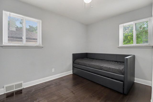 5321 Bedford Street, Dearborn Heights, MI 48125