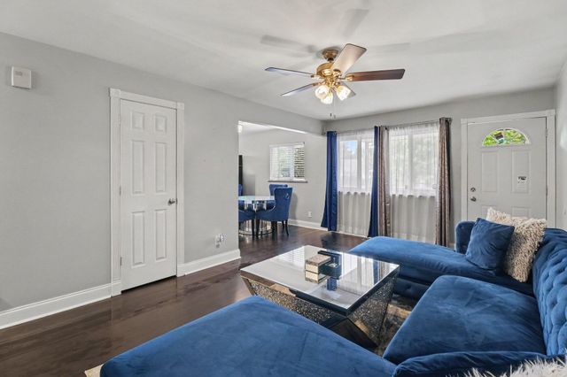 5321 Bedford Street, Dearborn Heights, MI 48125
