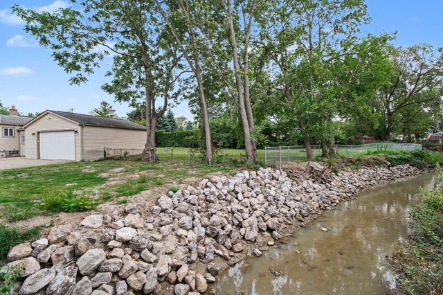 5321 Bedford Street, Dearborn Heights, MI 48125