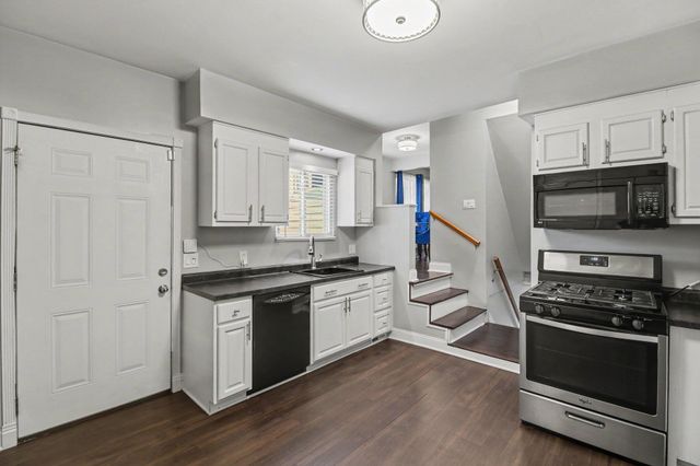 5321 Bedford Street, Dearborn Heights, MI 48125