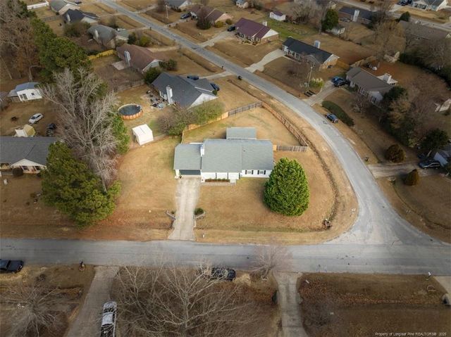 410 Woodberry Circle, Raeford, NC 28376