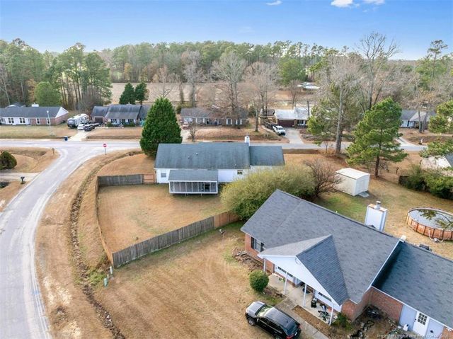 410 Woodberry Circle, Raeford, NC 28376