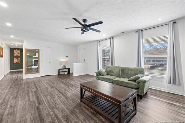 410 Woodberry Circle, Raeford, NC 28376