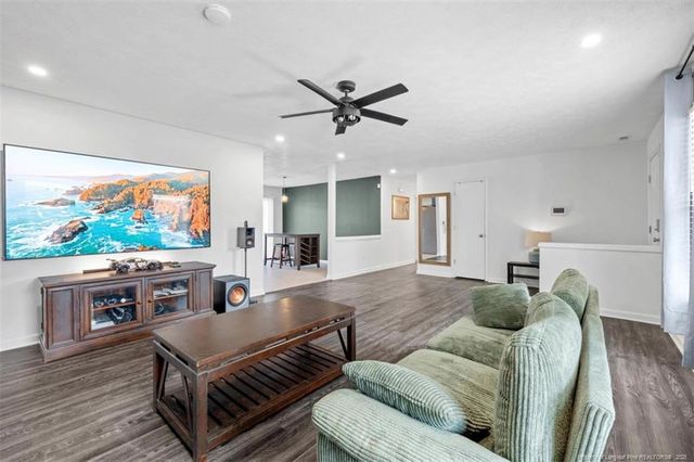 410 Woodberry Circle, Raeford, NC 28376