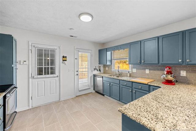 410 Woodberry Circle, Raeford, NC 28376