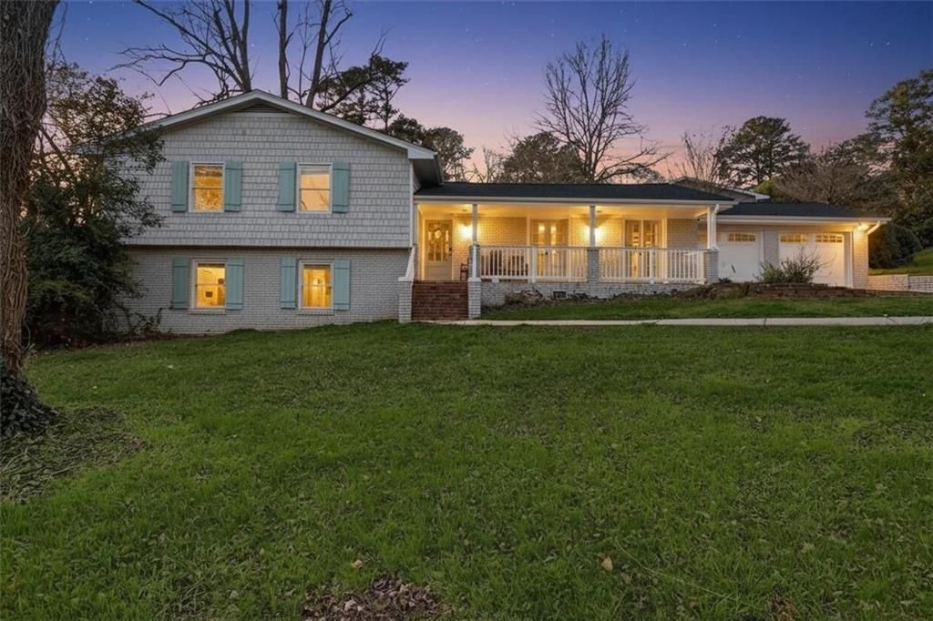 Image 1 of property listing at 2842 Briarcliff Road NE, Atlanta, GA 30329