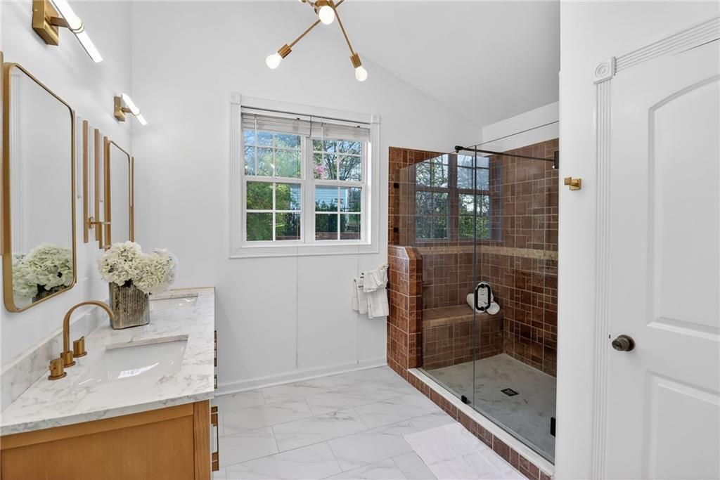 Image 12 of property listing at 2842 Briarcliff Road NE, Atlanta, GA 30329